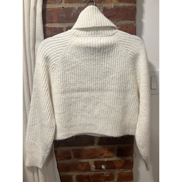 NWT Old Navy Gap Cropped Shaker-Stitch Turtleneck Sweater XS - Picture 8 of 8